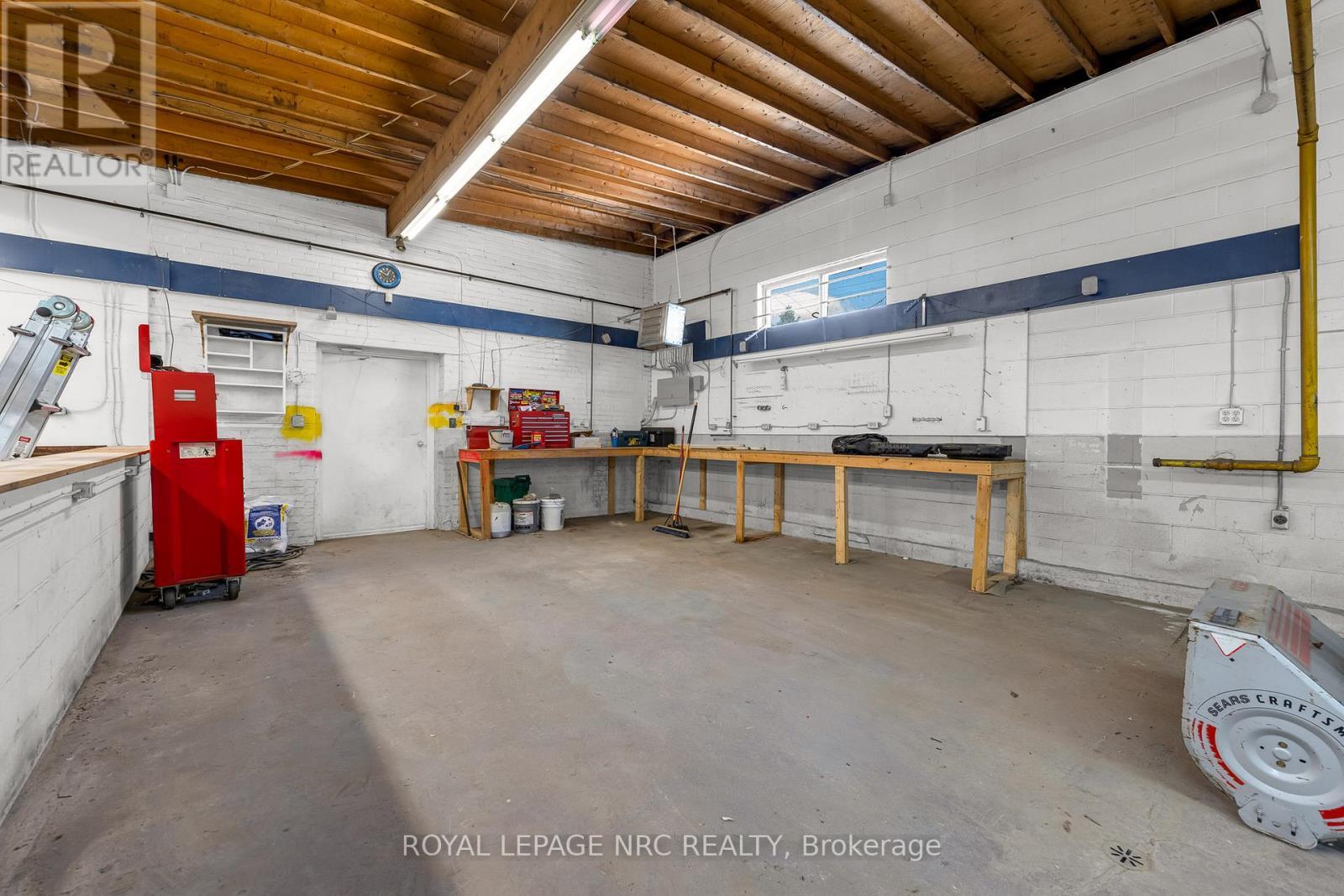 












192 BURGAR STREET

,
Welland (Welland Downtown),




Ontario
L3B2T4

