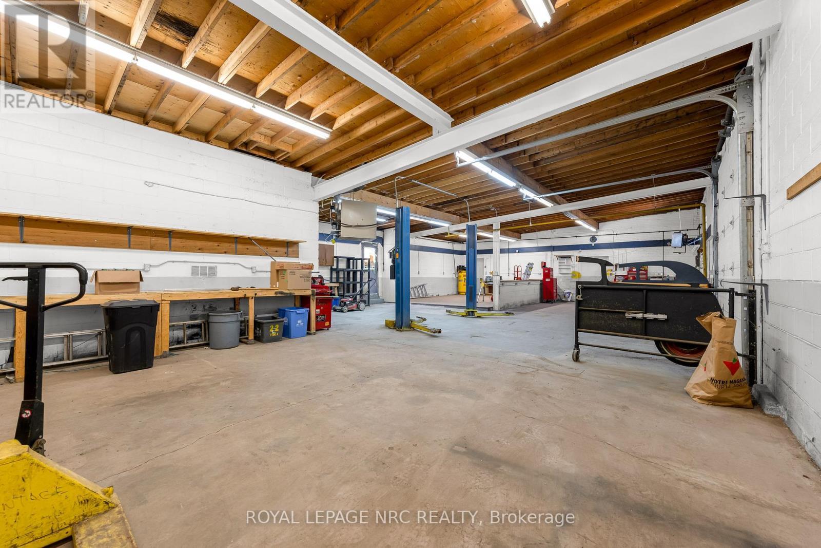 












192 BURGAR STREET

,
Welland (Welland Downtown),




Ontario
L3B2T4

