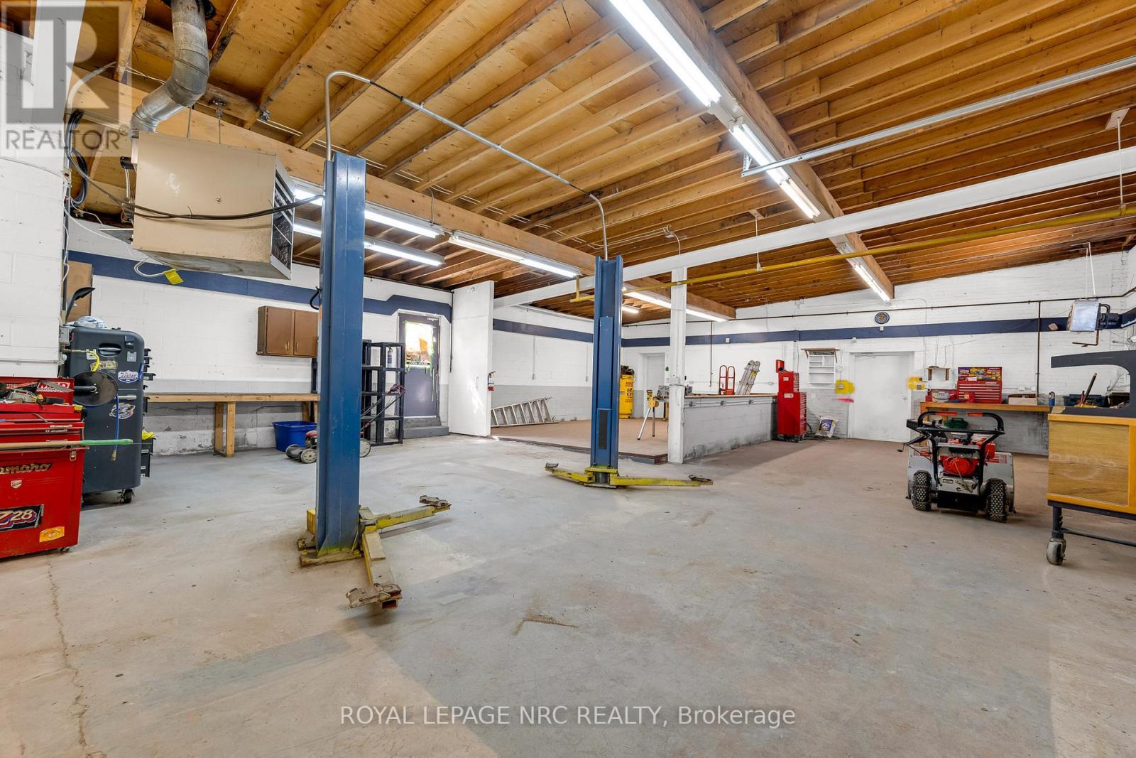 












192 BURGAR STREET

,
Welland (Welland Downtown),




Ontario
L3B2T4

