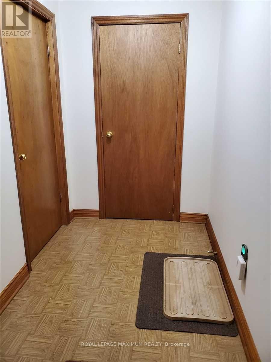 












BSMT - 7 MORNING STAR DRIVE

,
Vaughan,




Ontario
L4L6K3

