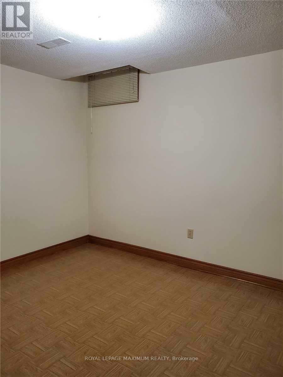 












BSMT - 7 MORNING STAR DRIVE

,
Vaughan,




Ontario
L4L6K3

