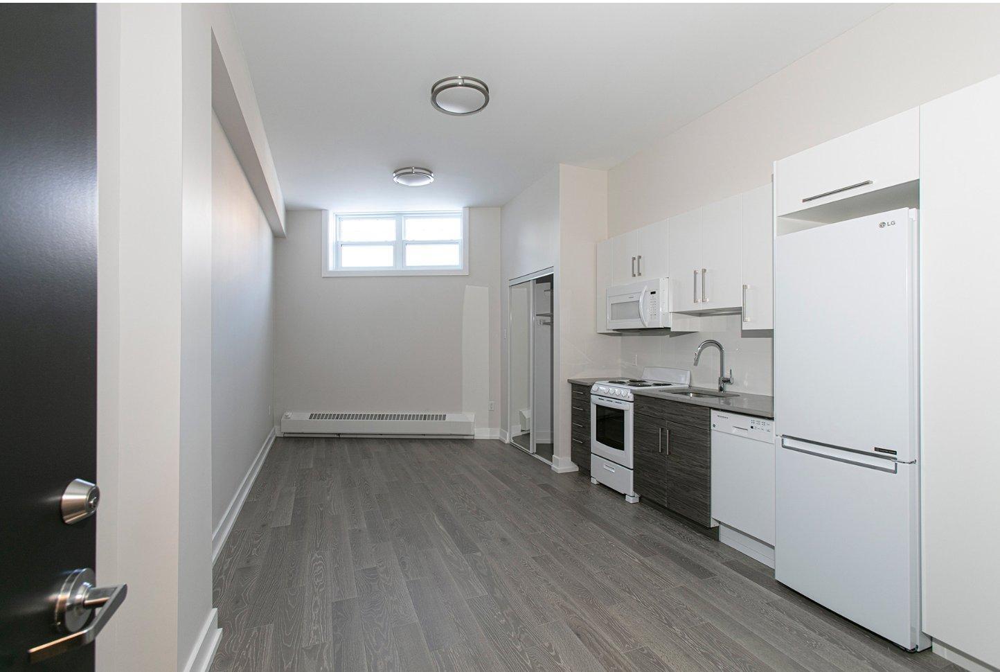 









6878


Rue Sherbrooke O.

, B2,
Montréal (Côte-des-Neiges/Notre-Dame-de-Grâce),




QC
H4B1P7

