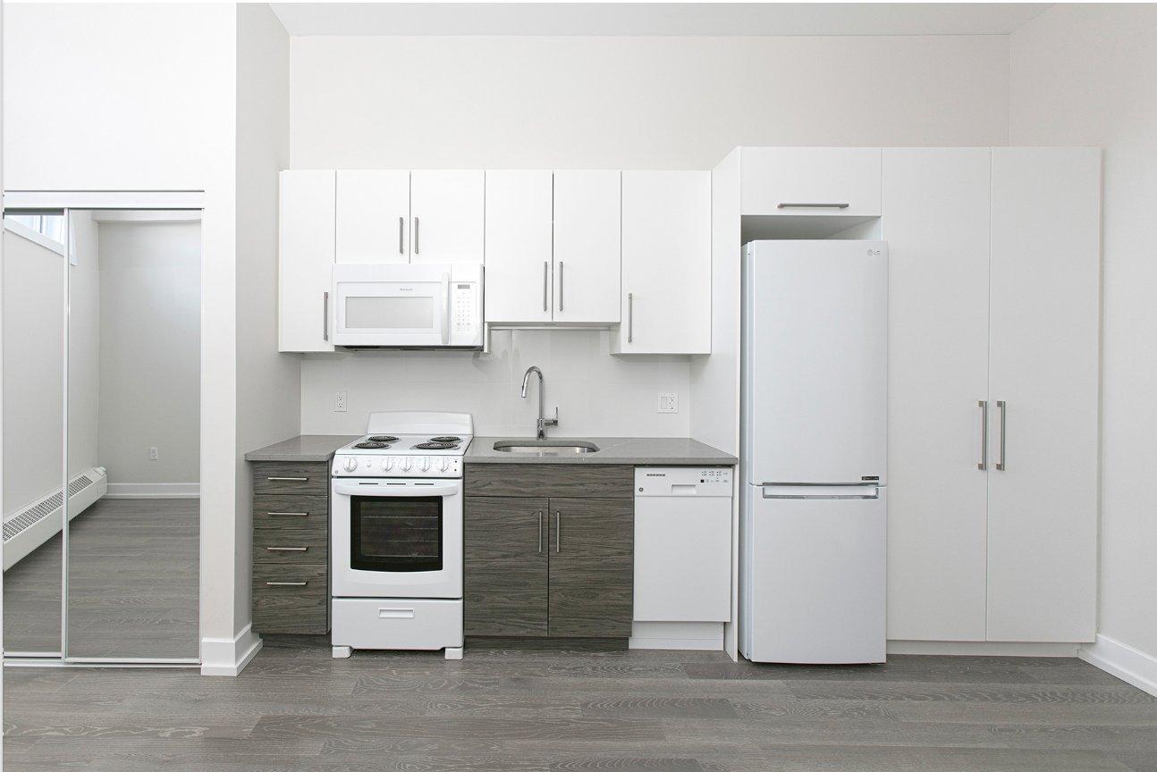 









6878


Rue Sherbrooke O.

, B2,
Montréal (Côte-des-Neiges/Notre-Dame-de-Grâce),




QC
H4B1P7

