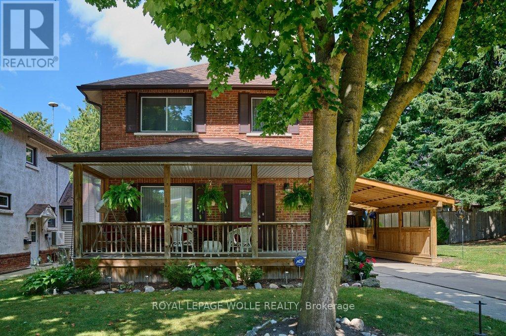 












120 WOOD STREET

,
Kitchener,




Ontario
N2G2H8

