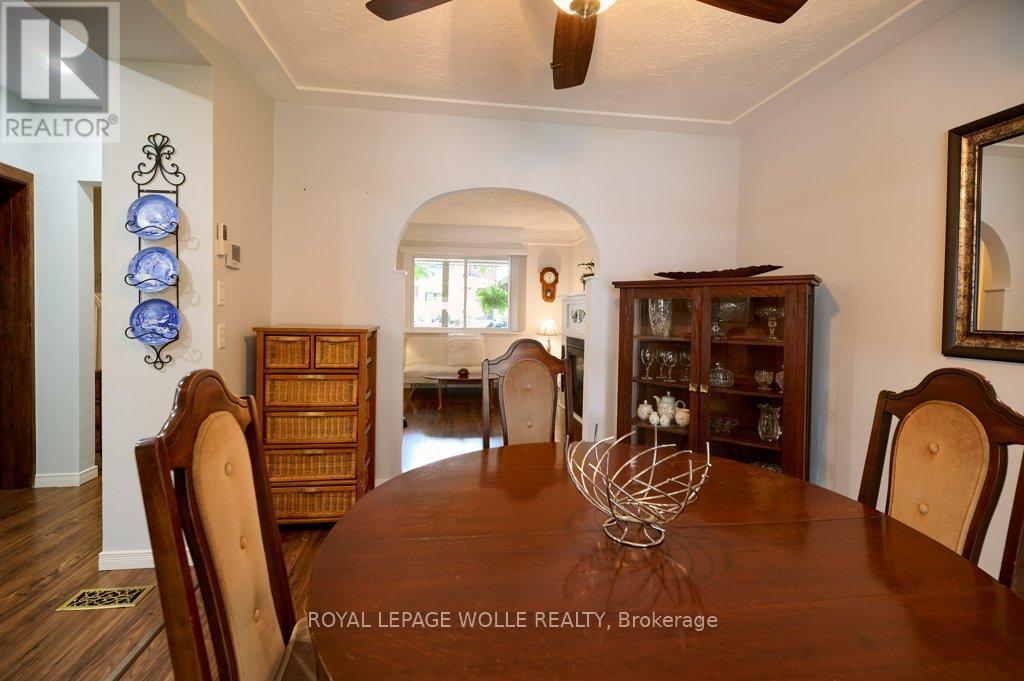 












120 WOOD STREET

,
Kitchener,




Ontario
N2G2H8

