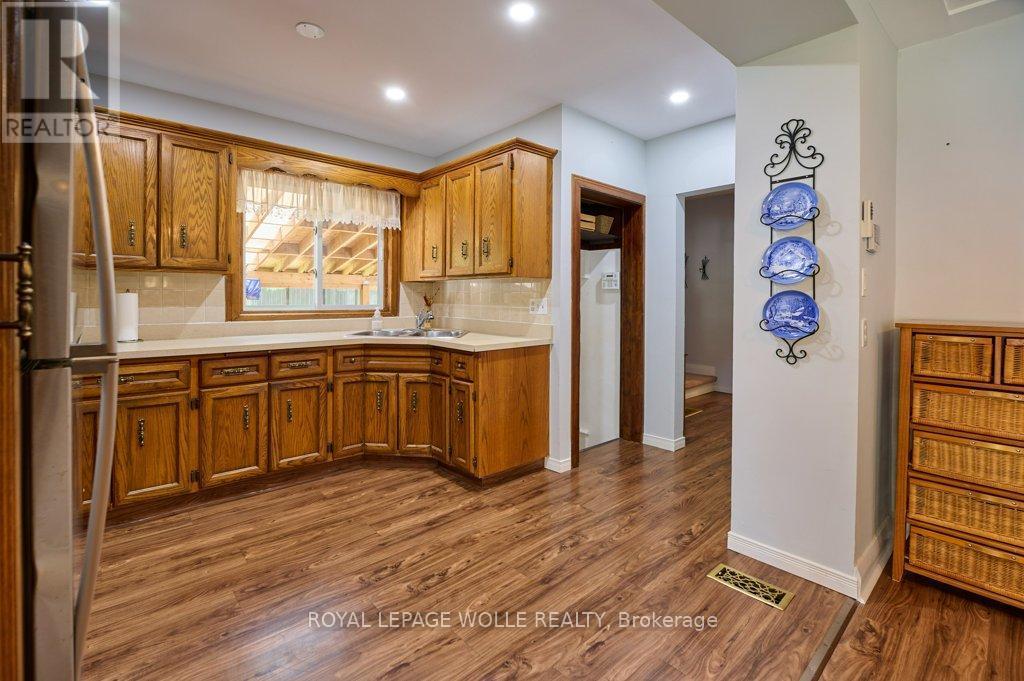 












120 WOOD STREET

,
Kitchener,




Ontario
N2G2H8

