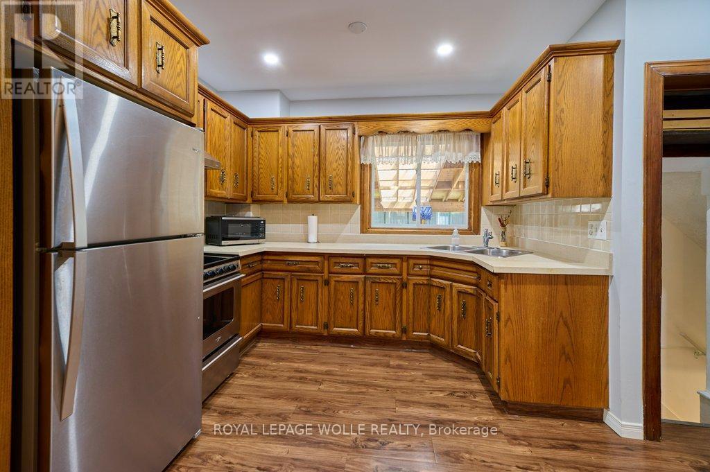 












120 WOOD STREET

,
Kitchener,




Ontario
N2G2H8

