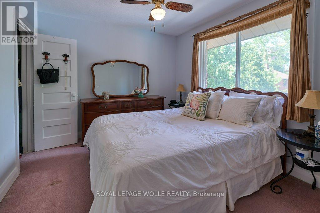 












120 WOOD STREET

,
Kitchener,




Ontario
N2G2H8

