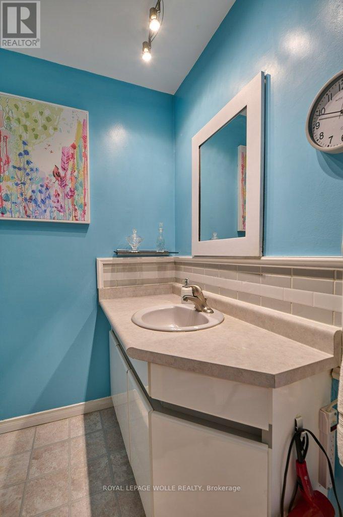 












120 WOOD STREET

,
Kitchener,




Ontario
N2G2H8

