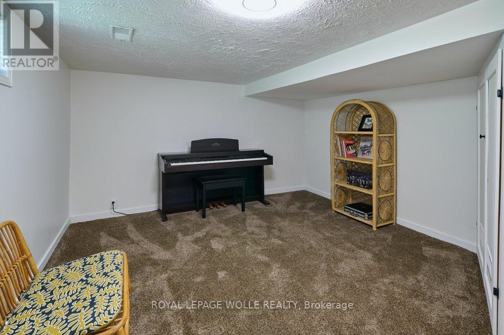 












120 WOOD STREET

,
Kitchener,




Ontario
N2G2H8

