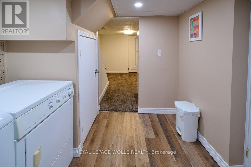 












120 WOOD STREET

,
Kitchener,




Ontario
N2G2H8

