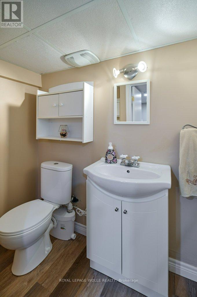 












120 WOOD STREET

,
Kitchener,




Ontario
N2G2H8

