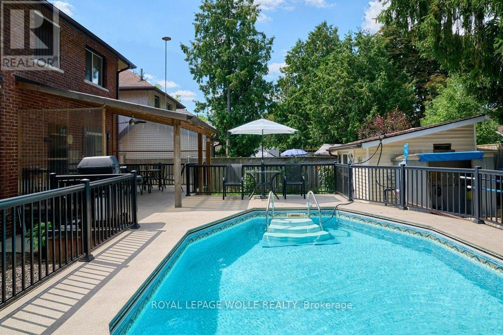 












120 WOOD STREET

,
Kitchener,




Ontario
N2G2H8

