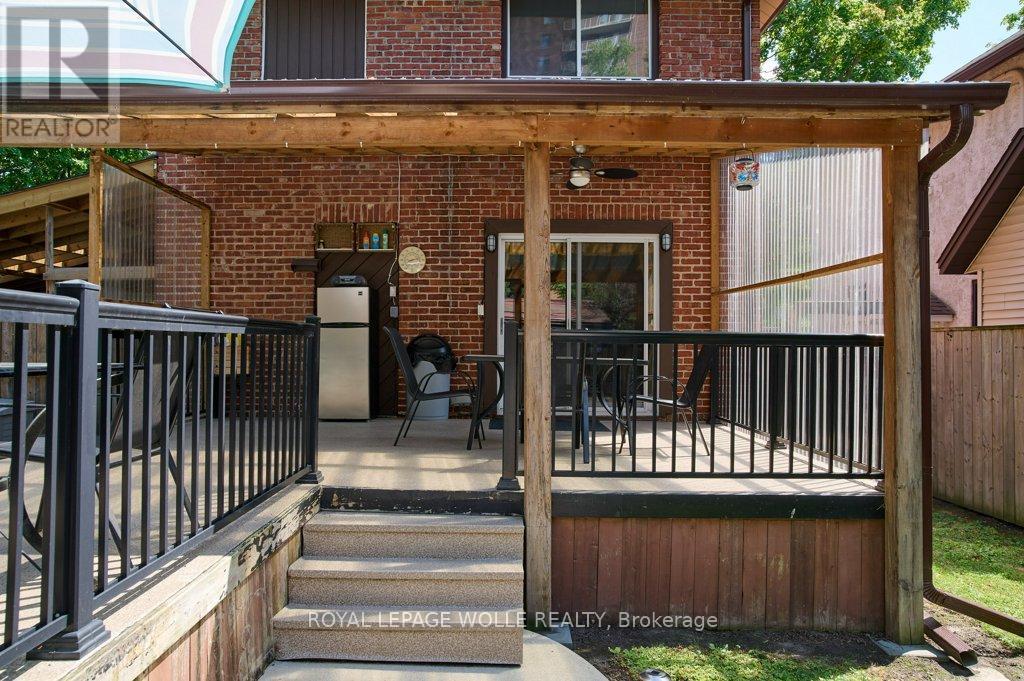 












120 WOOD STREET

,
Kitchener,




Ontario
N2G2H8

