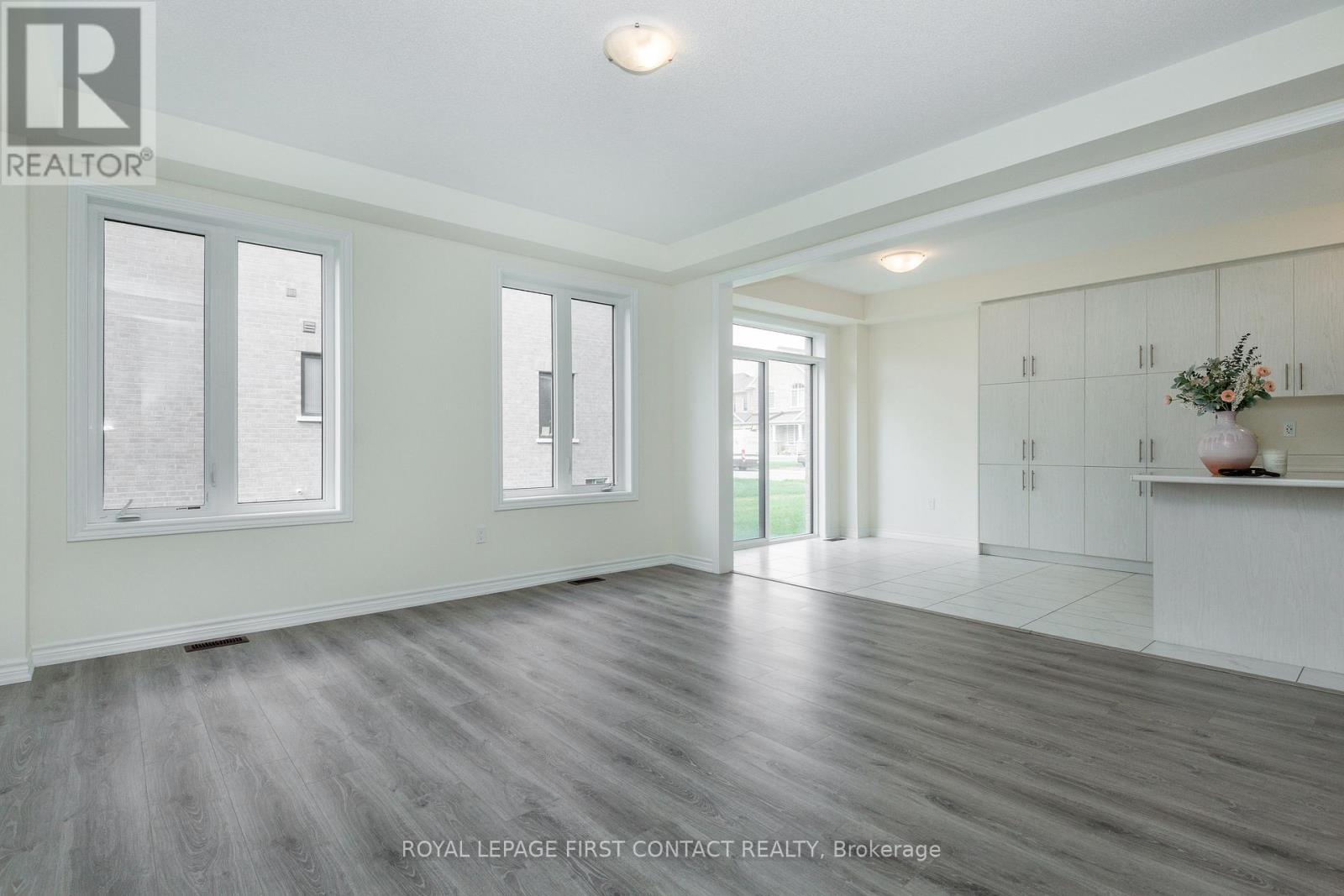 












86 KENNETH ROGERS CRESCENT

,
East Gwillimbury,




Ontario
L9N1S5

