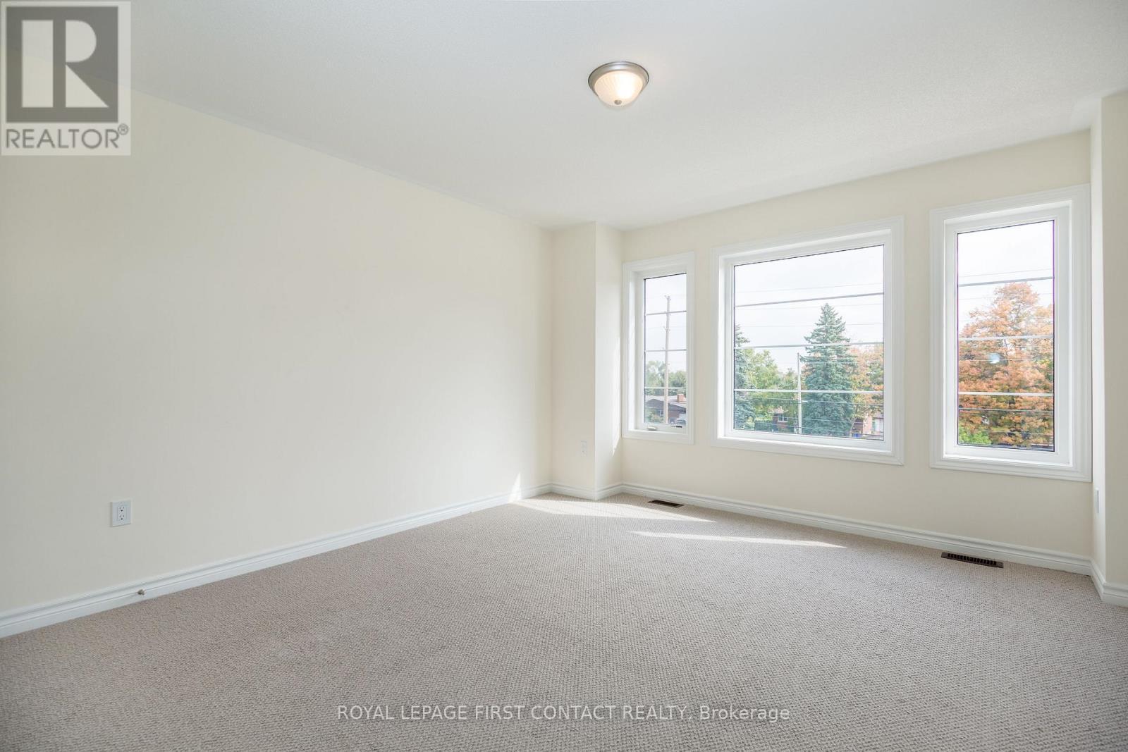 












86 KENNETH ROGERS CRESCENT

,
East Gwillimbury,




Ontario
L9N1S5

