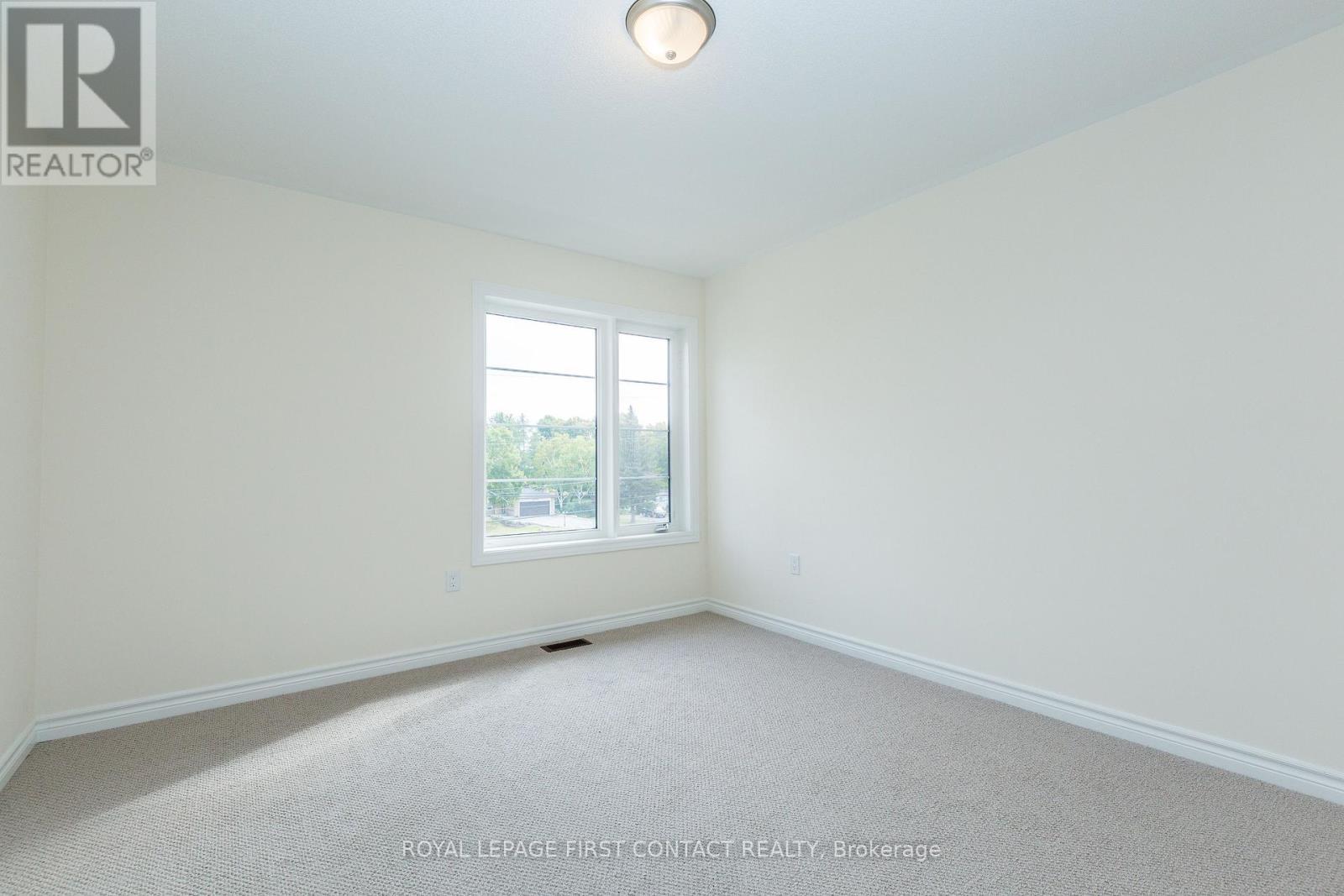 












86 KENNETH ROGERS CRESCENT

,
East Gwillimbury,




Ontario
L9N1S5

