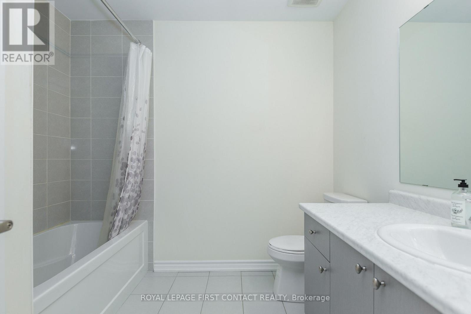 












86 KENNETH ROGERS CRESCENT

,
East Gwillimbury,




Ontario
L9N1S5

