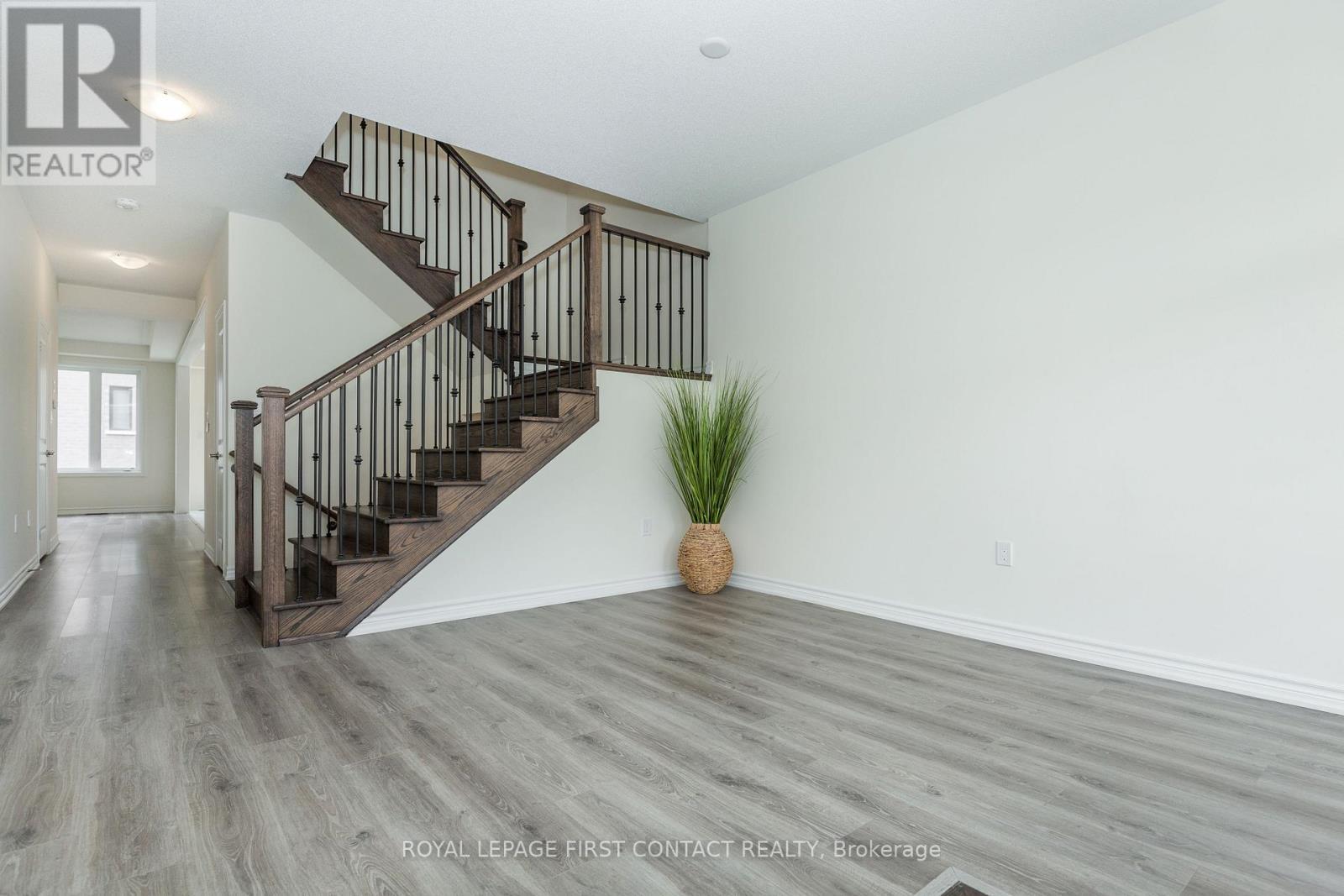 












86 KENNETH ROGERS CRESCENT

,
East Gwillimbury,




Ontario
L9N1S5

