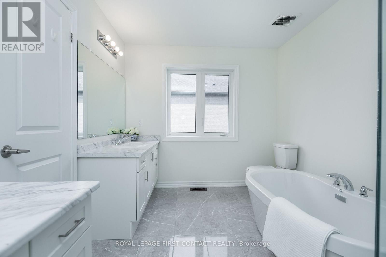 












86 KENNETH ROGERS CRESCENT

,
East Gwillimbury,




Ontario
L9N1S5

