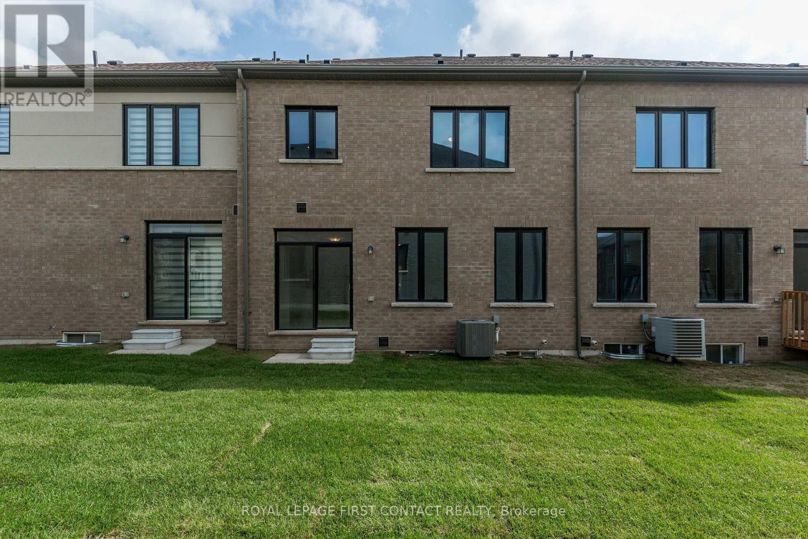 












86 KENNETH ROGERS CRESCENT

,
East Gwillimbury,




Ontario
L9N1S5

