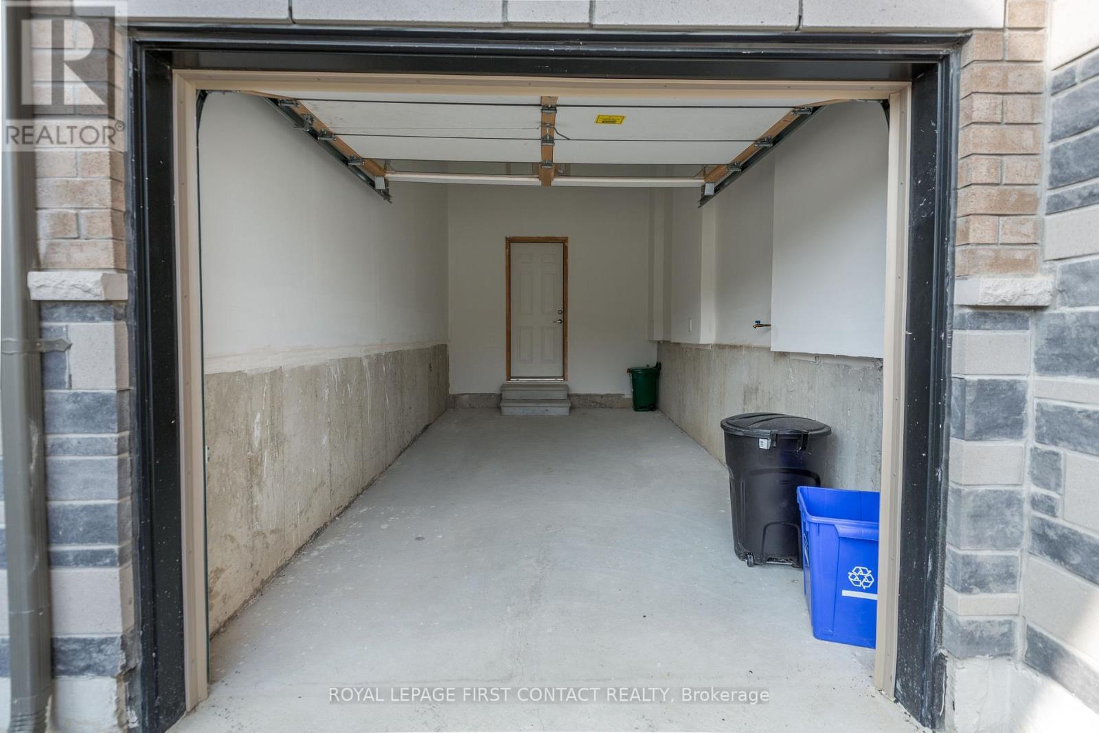 












86 KENNETH ROGERS CRESCENT

,
East Gwillimbury,




Ontario
L9N1S5

