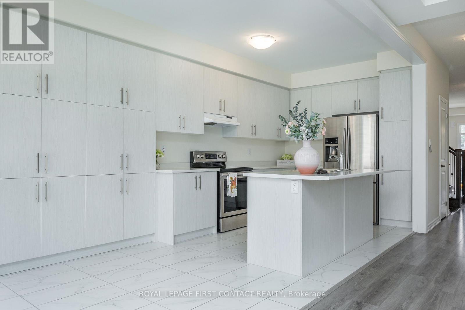 












86 KENNETH ROGERS CRESCENT

,
East Gwillimbury,




Ontario
L9N1S5

