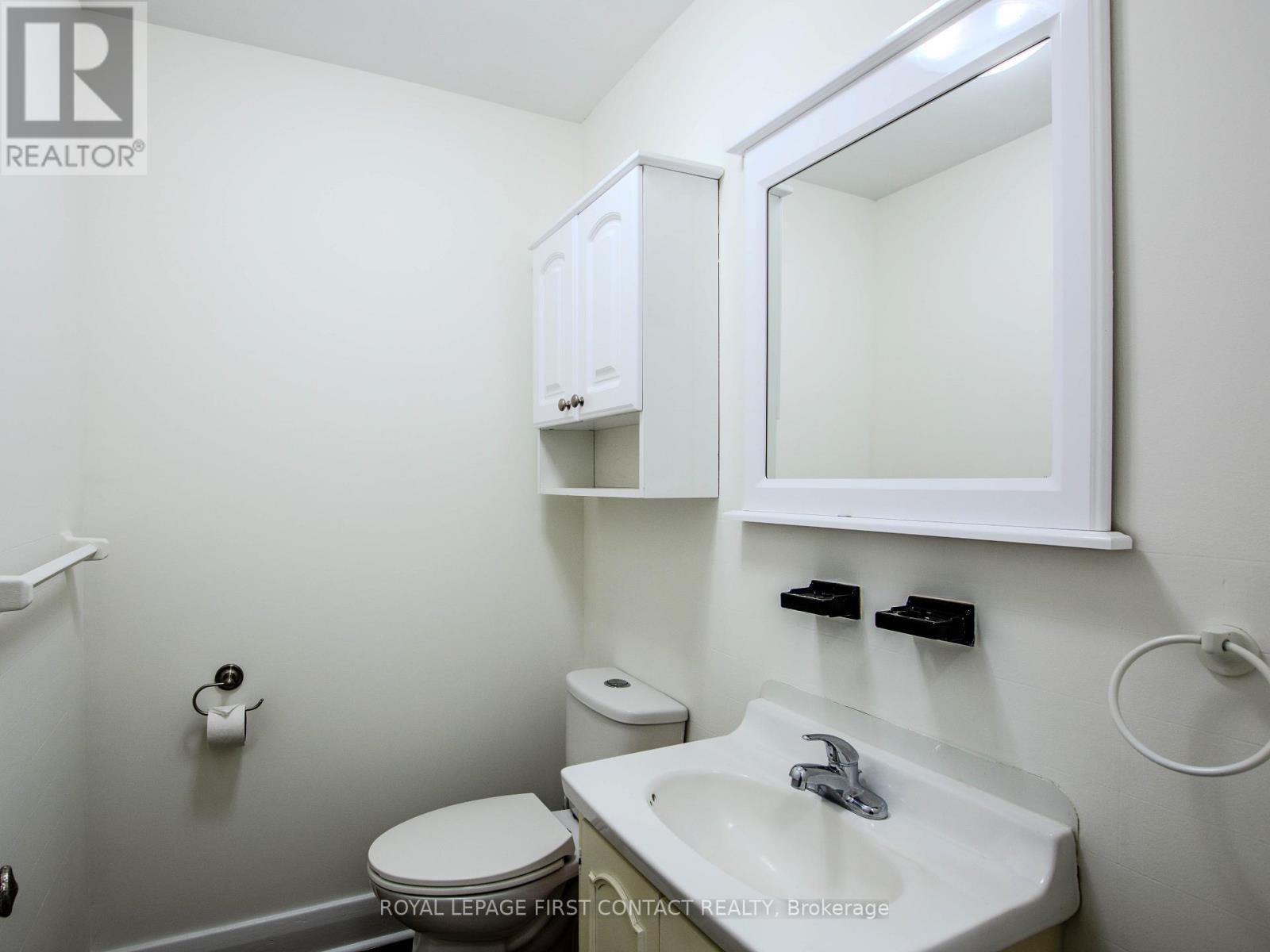 












25 HOLGATE STREET

,
Barrie,




Ontario
L4N2T6

