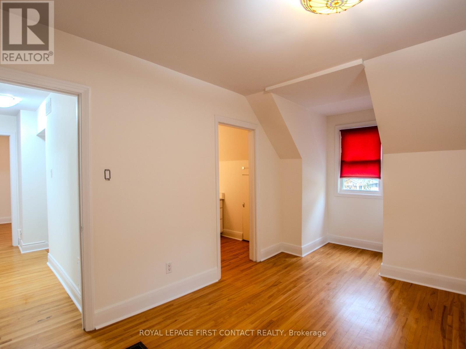 












25 HOLGATE STREET

,
Barrie,




Ontario
L4N2T6

