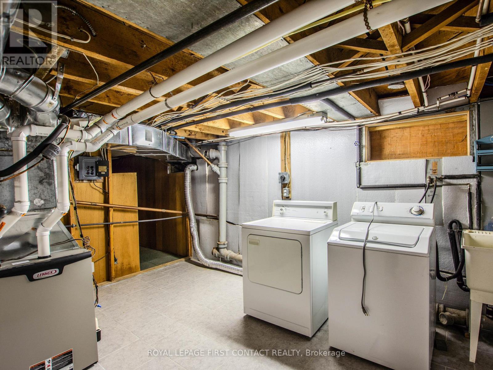 












25 HOLGATE STREET

,
Barrie,




Ontario
L4N2T6

