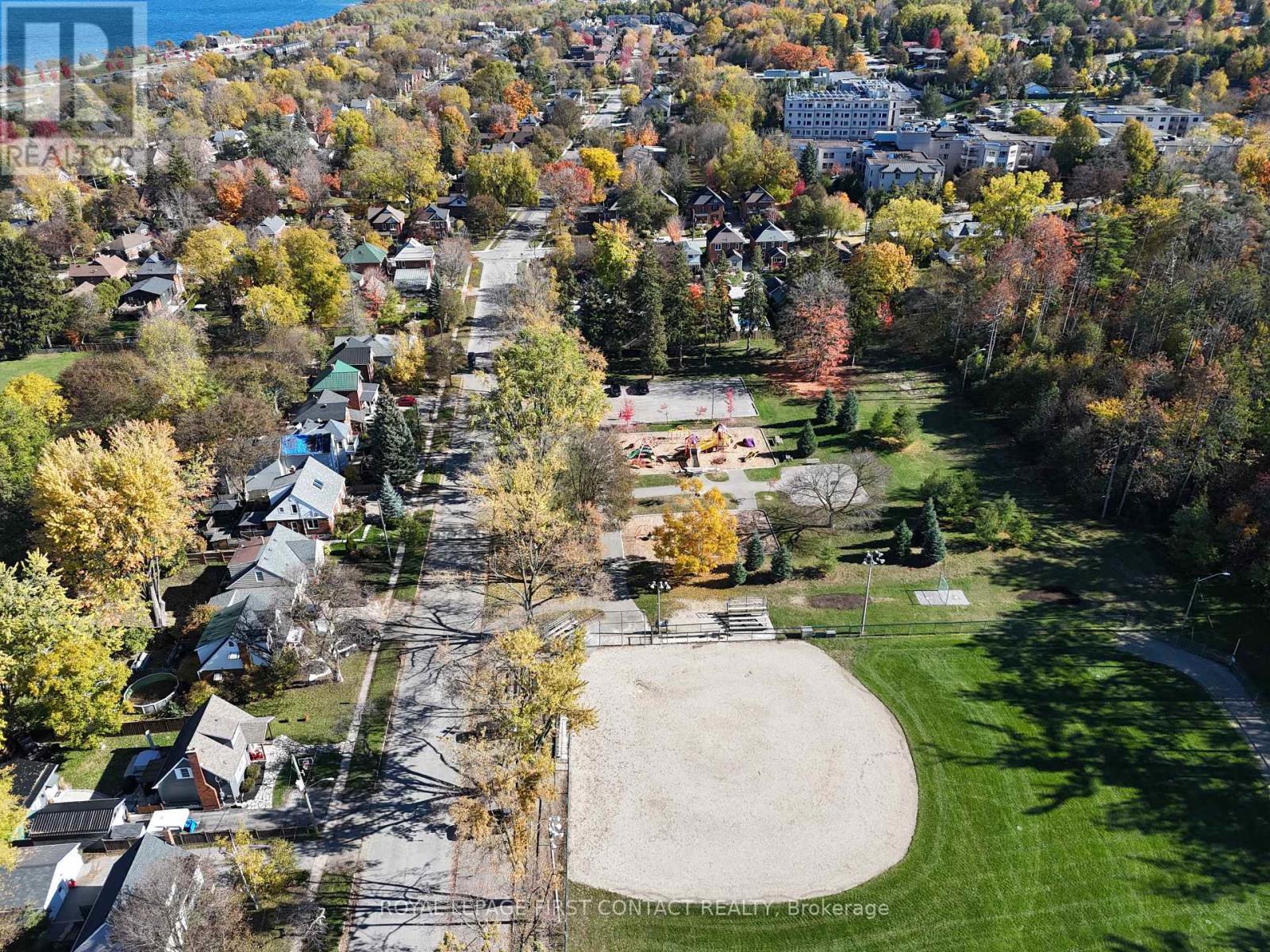 












25 HOLGATE STREET

,
Barrie,




Ontario
L4N2T6

