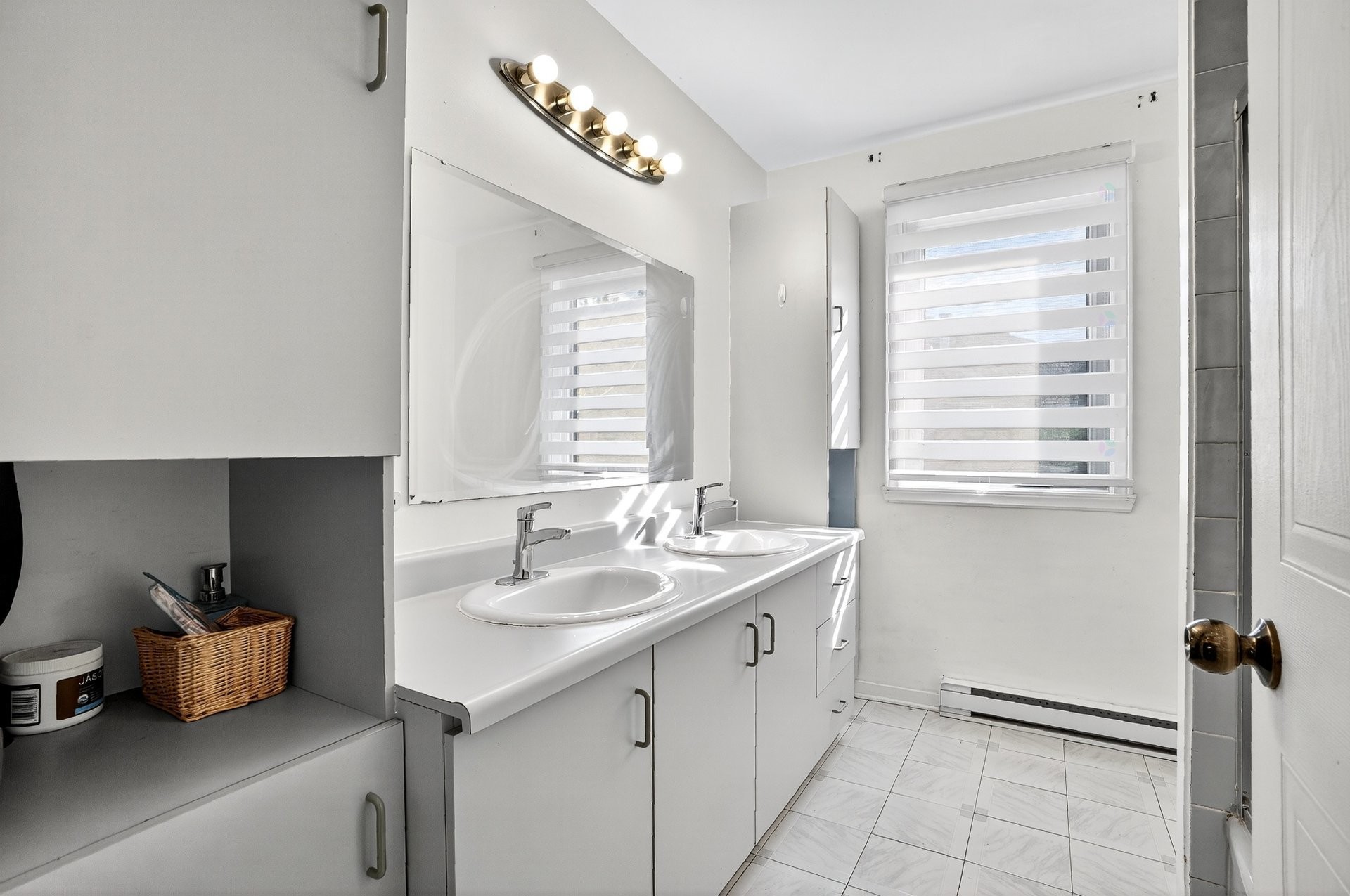 









19470


Boul. Elkas

,
Kirkland,




QC
H9J3L3

