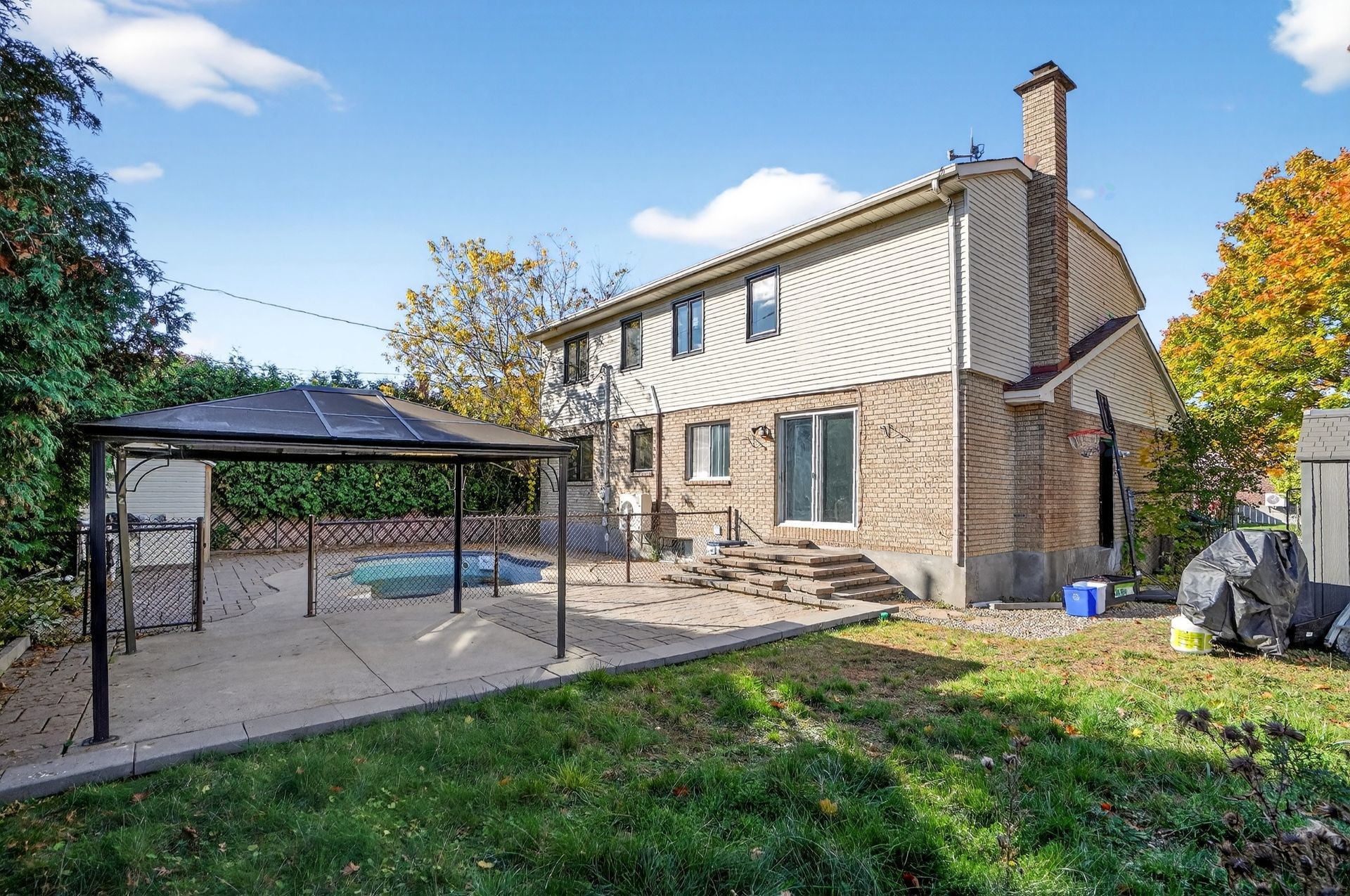 









19470


Boul. Elkas

,
Kirkland,




QC
H9J3L3

