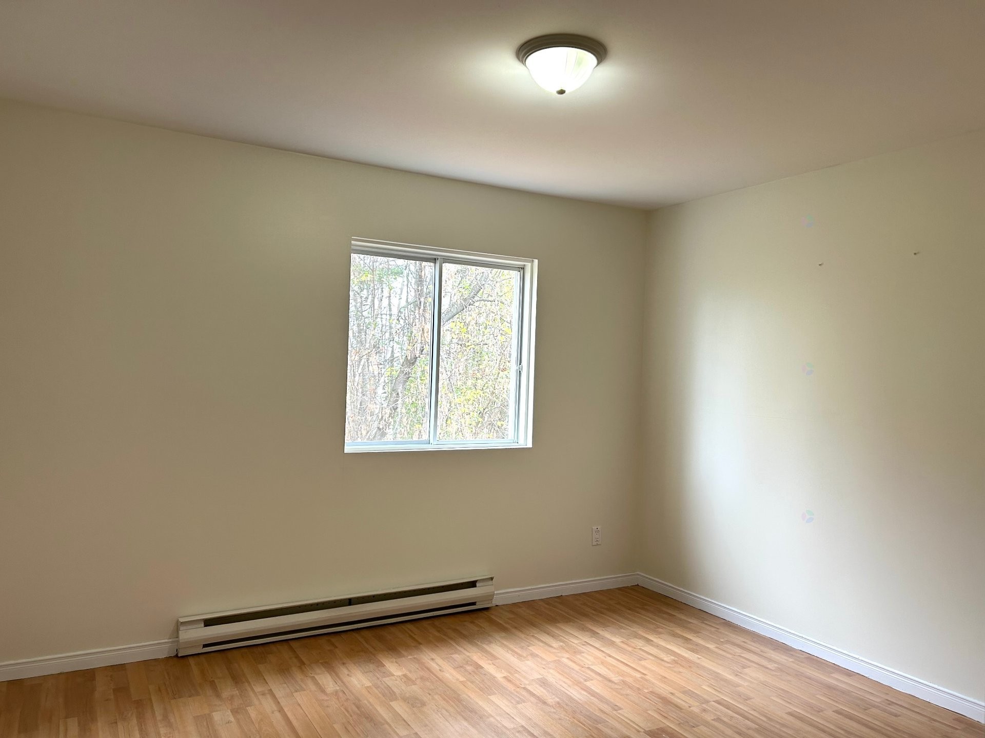 









457


Rue Bellevue

,
Magog,




QC
J1X5V7

