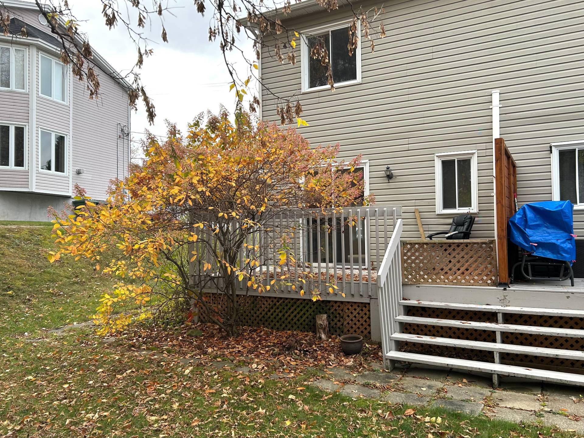 









457


Rue Bellevue

,
Magog,




QC
J1X5V7

