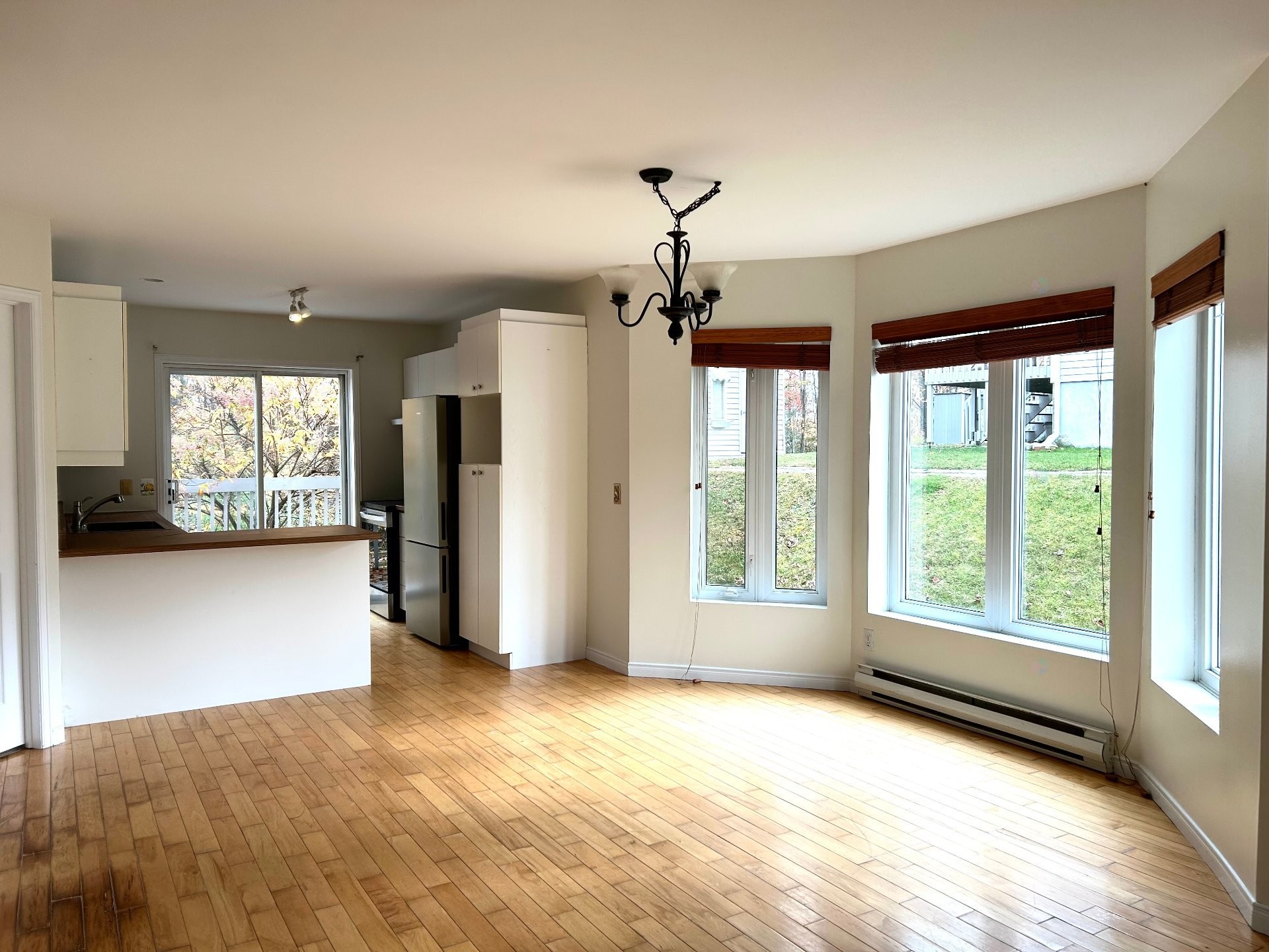 









457


Rue Bellevue

,
Magog,




QC
J1X5V7

