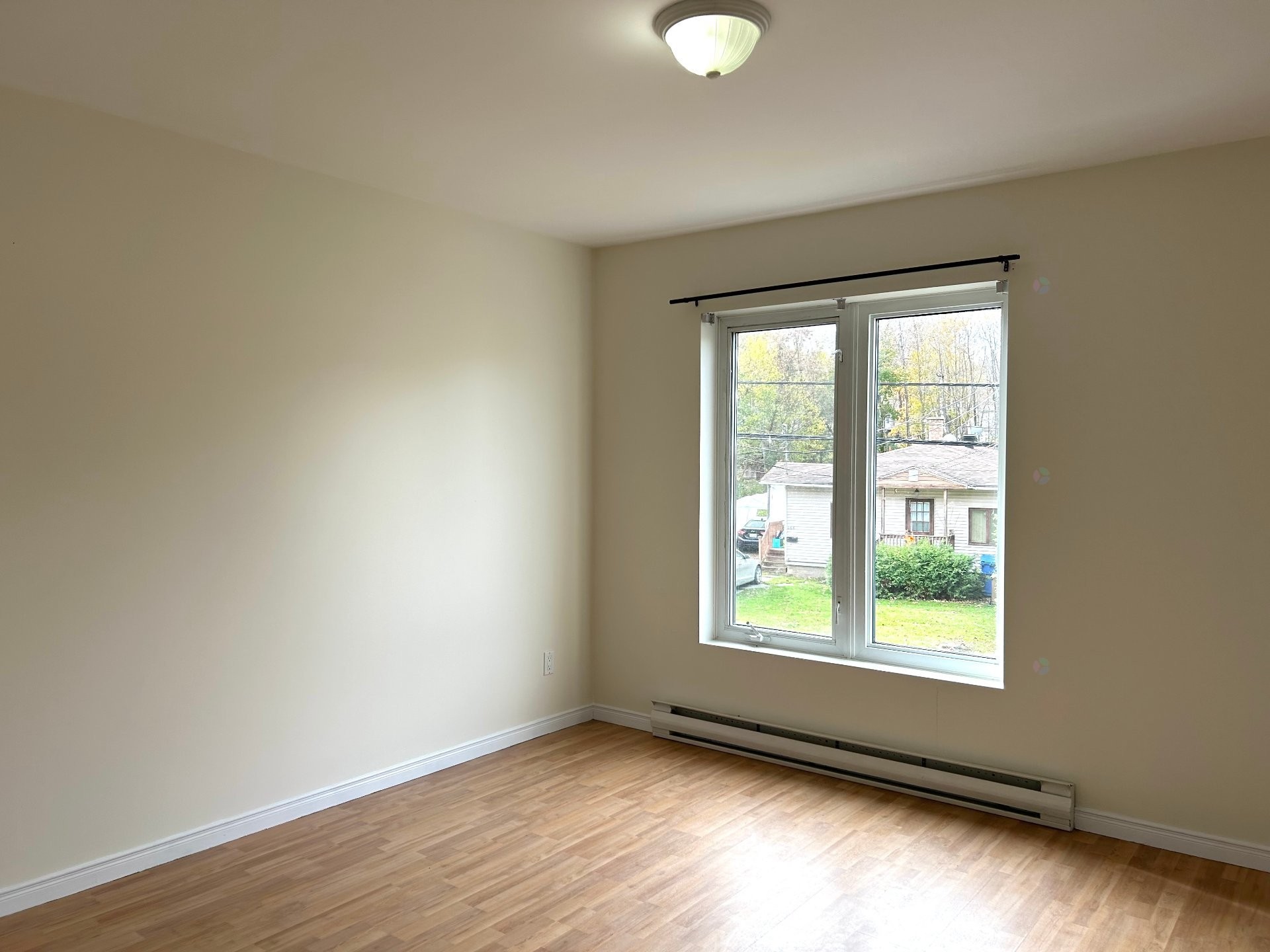 









457


Rue Bellevue

,
Magog,




QC
J1X5V7

