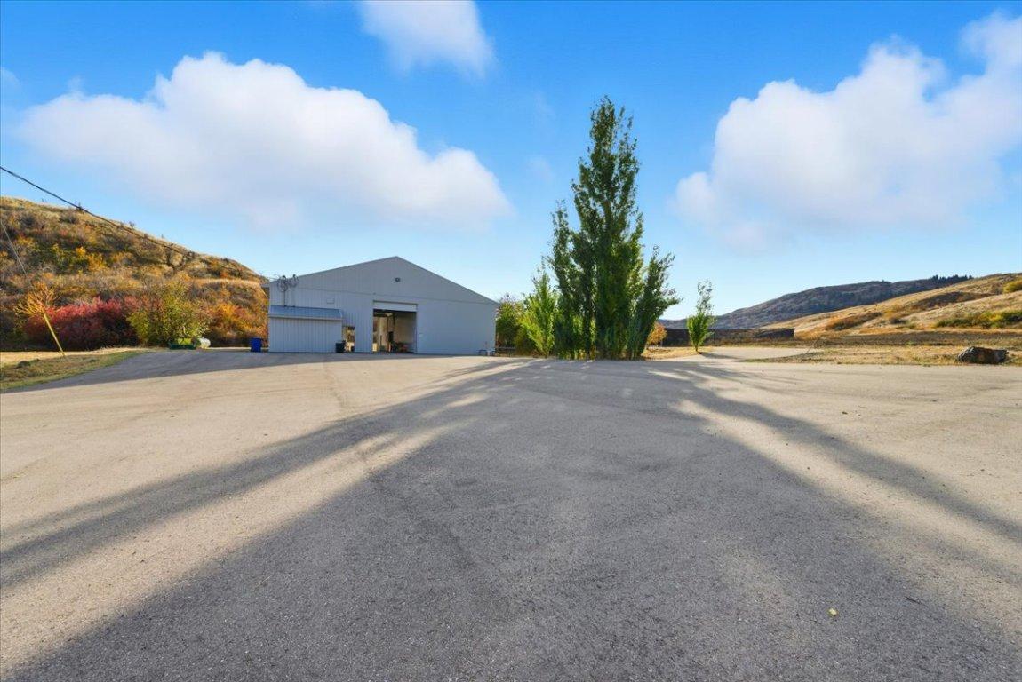 









6924 / 6926


Old Kamloops

Road,
Vernon,




BC
V1H 1W1

