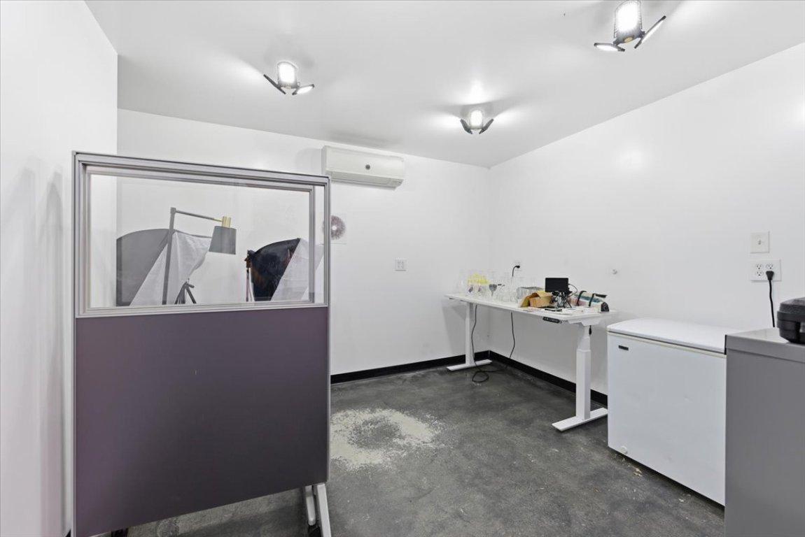 









6924 / 6926


Old Kamloops

Road,
Vernon,




BC
V1H 1W1

