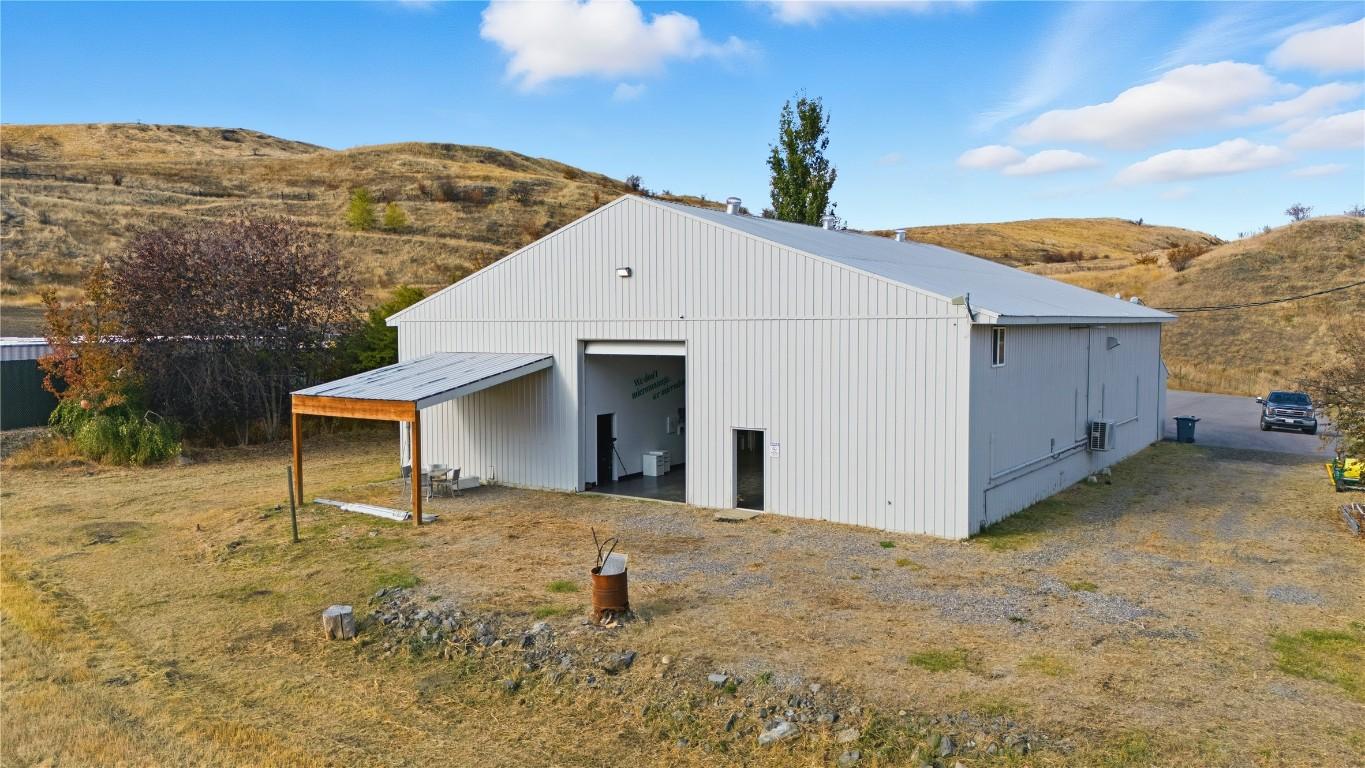 









6924 / 6926


Old Kamloops

Road,
Vernon,




BC
V1H 1W1

