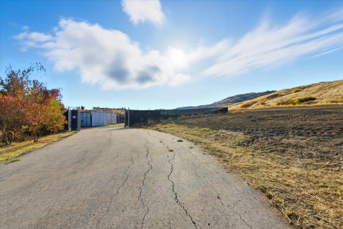 









6924 / 6926


Old Kamloops

Road,
Vernon,




BC
V1H 1W1

