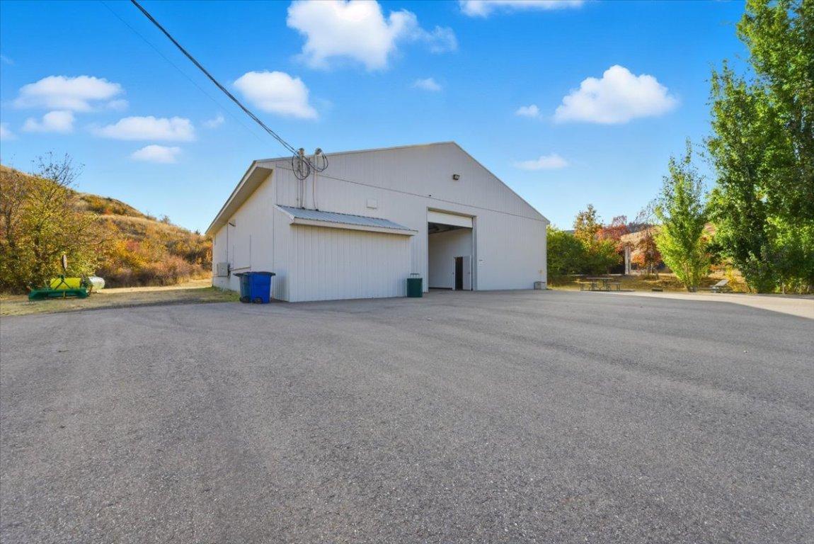 









6924 / 6926


Old Kamloops

Road,
Vernon,




BC
V1H 1W1

