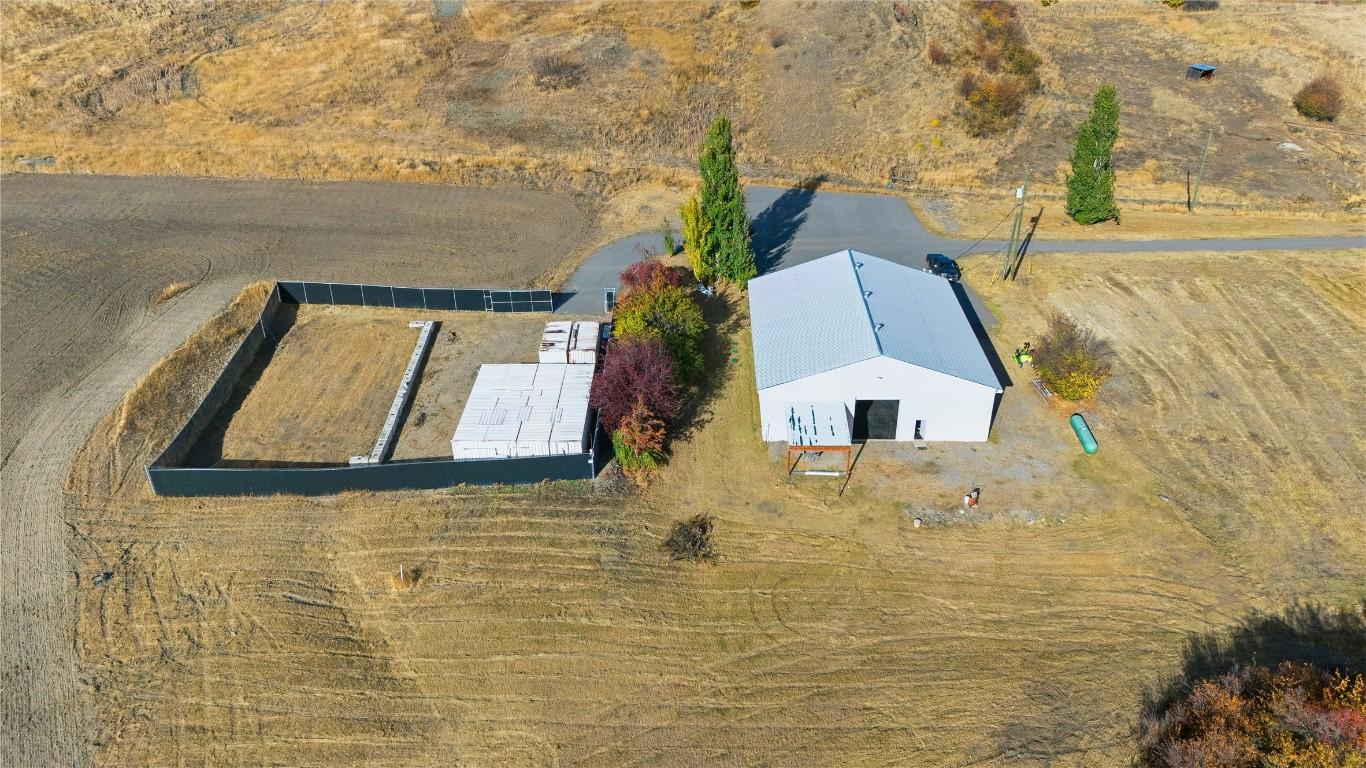 









6924 / 6926


Old Kamloops

Road,
Vernon,




BC
V1H 1W1

