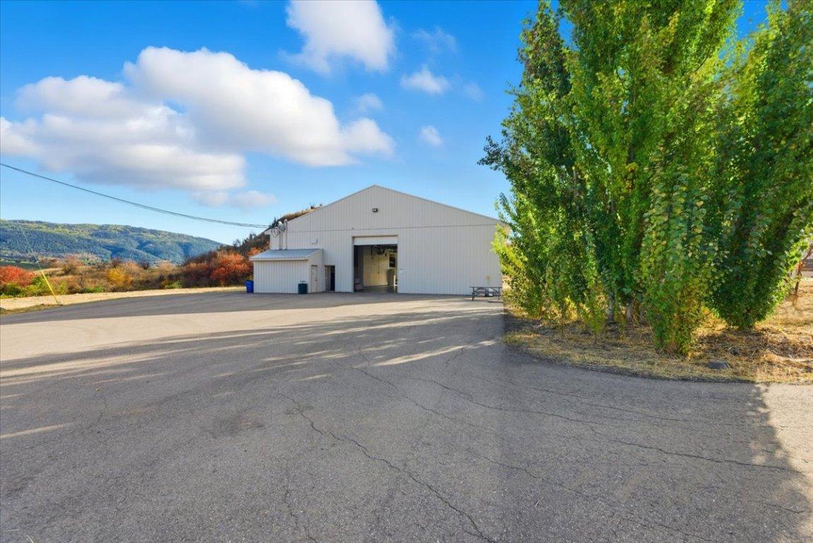 









6924 / 6926


Old Kamloops

Road,
Vernon,




BC
V1H 1W1

