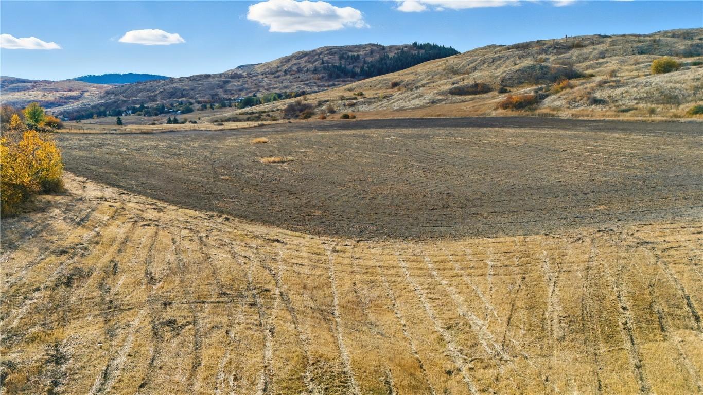 









6924 / 6926


Old Kamloops

Road,
Vernon,




BC
V1H 1W1

