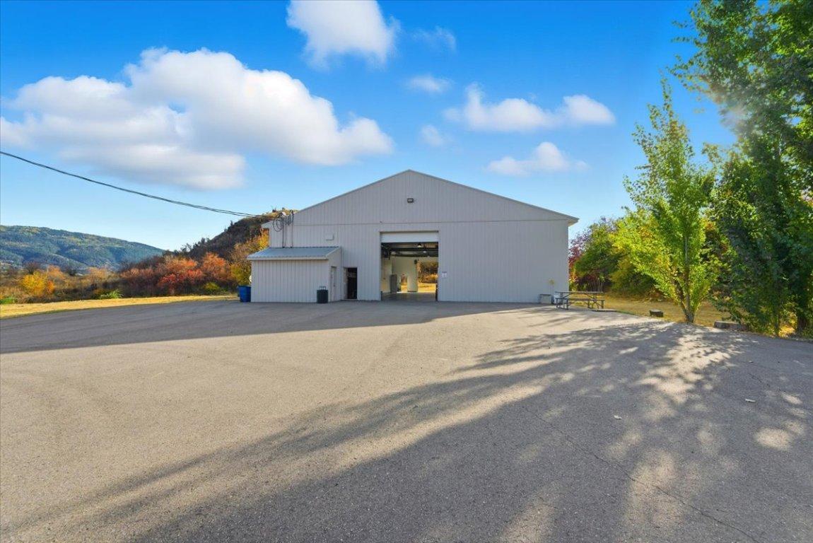 









6924 / 6926


Old Kamloops

Road,
Vernon,




BC
V1H 1W1

