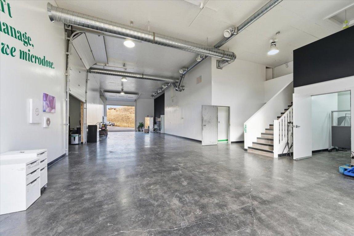 









6924 / 6926


Old Kamloops

Road,
Vernon,




BC
V1H 1W1

