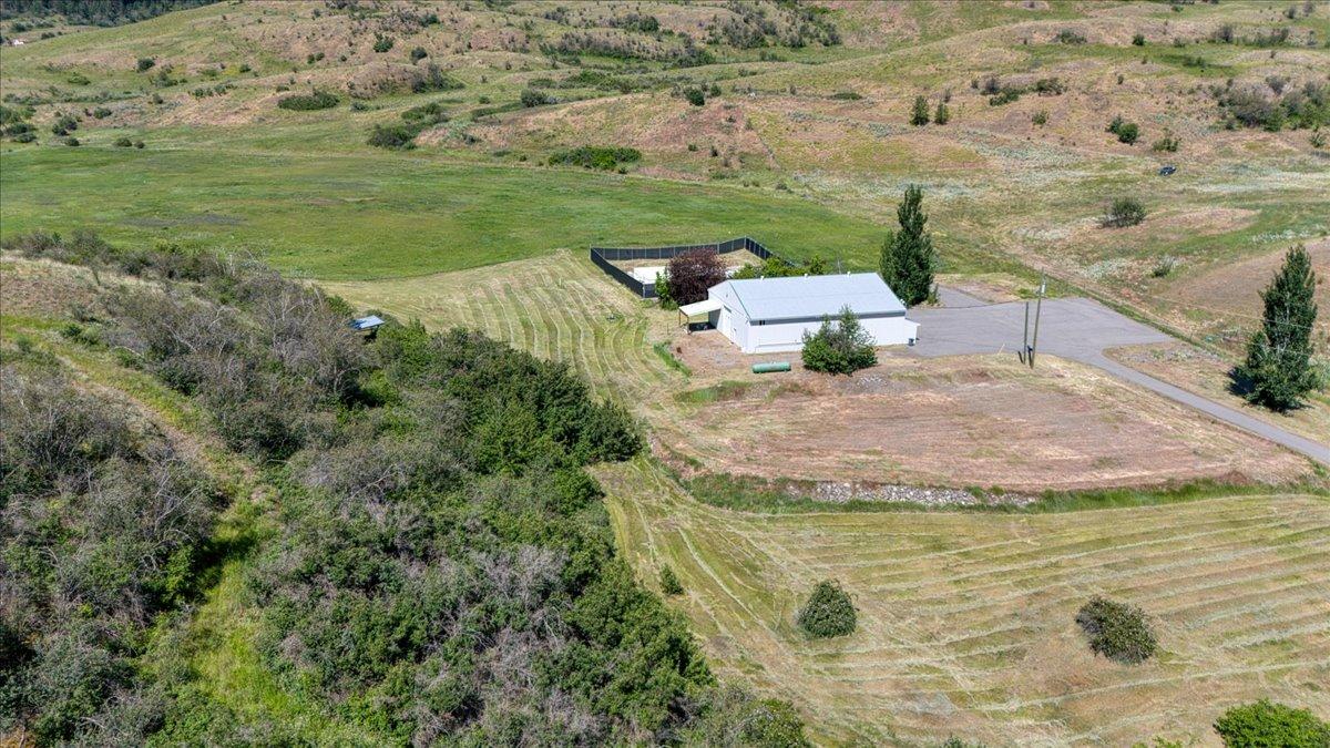 









6924 / 6926


Old Kamloops

Road,
Vernon,




BC
V1H 1W1

