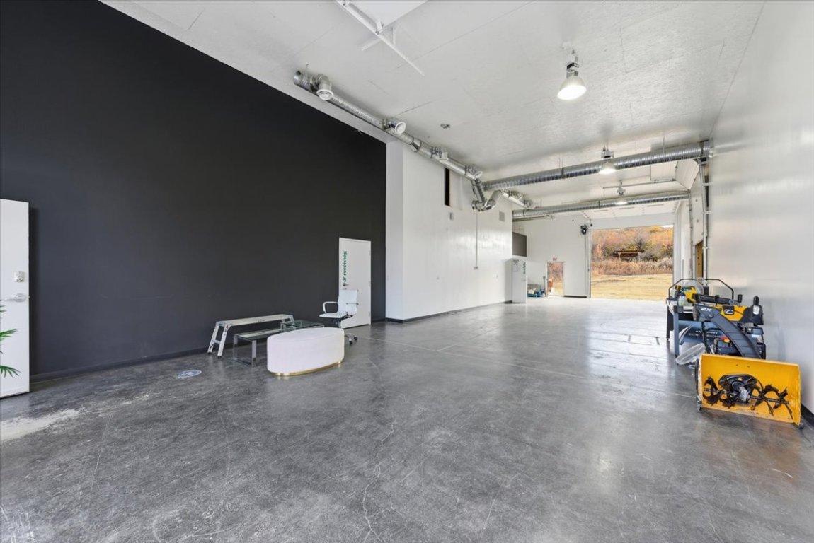 









6924 / 6926


Old Kamloops

Road,
Vernon,




BC
V1H 1W1

