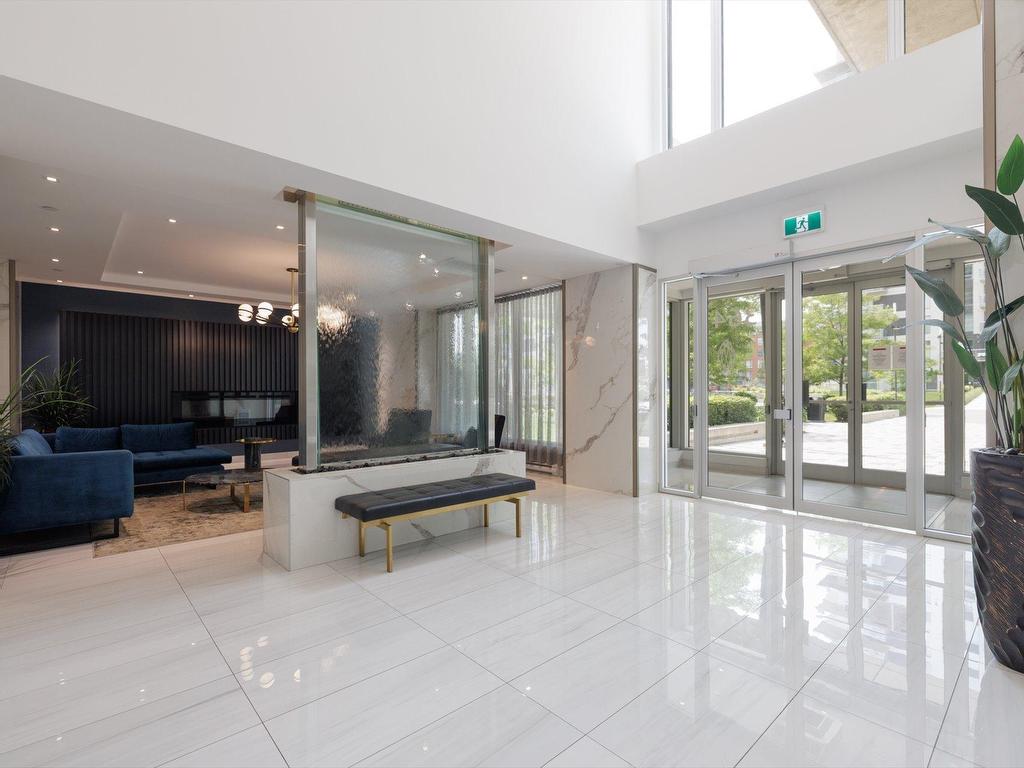 









3647


Av. Jean-Béraud

, 208,
Chomedey (Laval),




QC
H7T0N4

